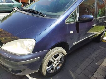 Ford Galaxy sedmimístné - 2
