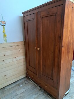 Staré skříňe - 2