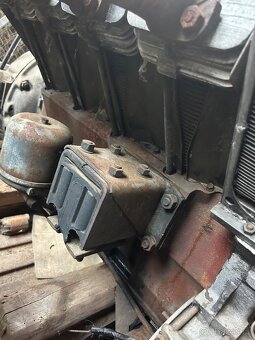 Motor tatra 148 - 2