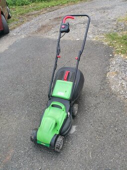 Prodám elektrickou sekačku na trávu - 2