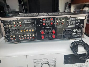 Zesilovač yamaha - 2