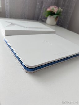 iPad 256 (10th gen) Wi-Fi + Cellular + Keyboard - 2