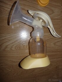 Ruční odsávačka mateřského mléka MEDELA harmony light - 2