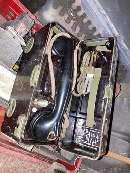 Dva polní vojenské telefony, drát na cívce orig. - 2