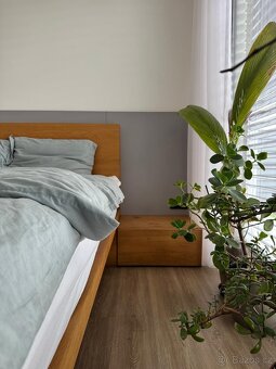 Postel z dubového masivu - 2