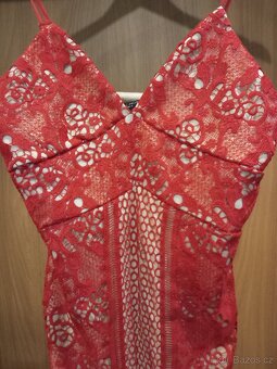 Červené šaty  Romeo & Julie ,vel.M - 2