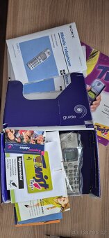 Legendarni retro mobil Sony CMD-C1 - 2