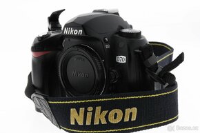 Zrcadlovka Nikon D70 + příslušenství - 2