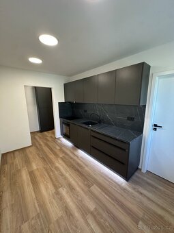 MODERNÍ NOVĚ ZREKONSTRUOVANÝ 2+1 BYT | UHERSKÉ HRADIŠTĚ - 2