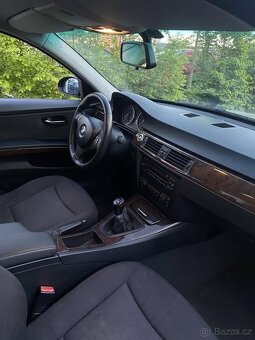 BMW E90 320i - 2