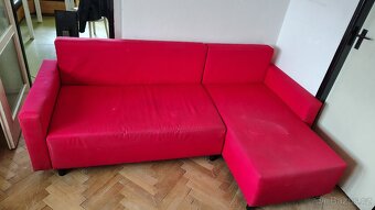 Červený rohový rozkládací gauč - 2