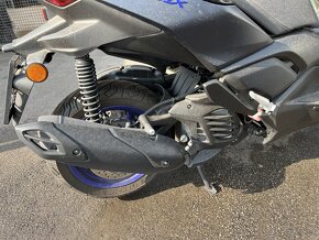 Yamaha X max 125-havarovaná motorka - 2