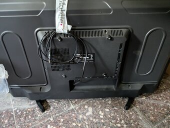TV Hisense H40M2100S - nefunkční - 2
