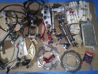 Honda crf 450 rok vyr 2006 dily na motocross - 2