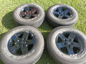 Sada JEEP Wrangler R17 5x127 Maxxis 265/70/17 - 2