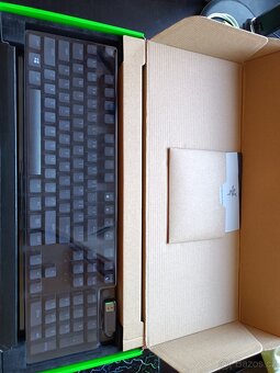 RAZER HUNTSMAN V2 ANALOG - 2