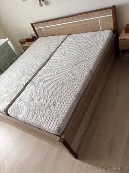 Prodám postel 200x180 bez roštů - 2