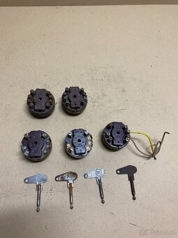 Jawa spínací skříňka a klíč - 2