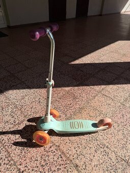 Dětská koloběžka - svítící kolečka - 2