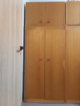 ŠATNÍ POLICOVÁ SKŘÍŇ - 2