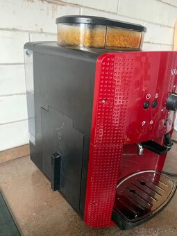 Kompaktní automatický kávovar Krups EA81 - 2