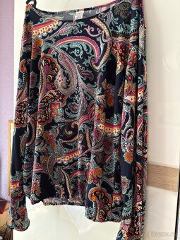 Halenka se spadlým ramenem - 2