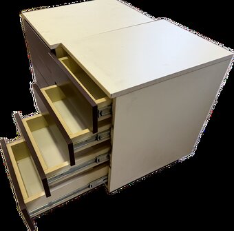 Kancelářské stoly včetně kontejnerů - 2