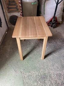prodám dubový stůl - 2