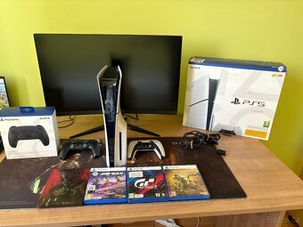 PS5 Slim 2 Dualsense ovladače a 4 hry - 2
