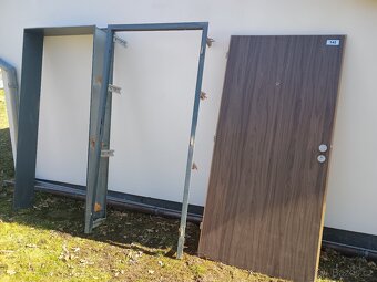 Vstupni dvere i s futry 200x95 - 2