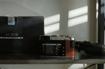 Fujifilm X-E3 Limitovaná edice v hnědé barvě - 2
