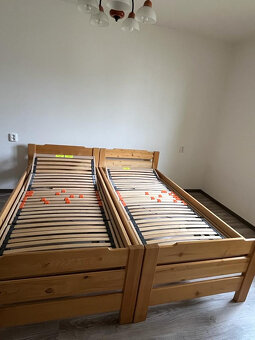 Postel s polohovacími rošty - 2