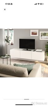 TV stolek na zeď s dřevěnou deskou - 2