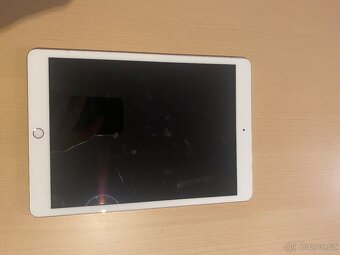 iPad 7. generace Wi-fi, 32GB top stav - 2