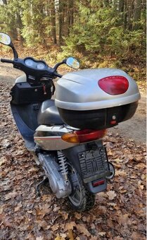 Skútr Daelim SG 125 F - 2