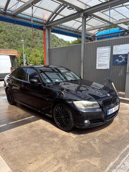 BMW E90 318 LCI - 2
