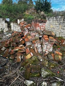 Stavební pozemek se stodolou a základovou deskou Džbánov - 2