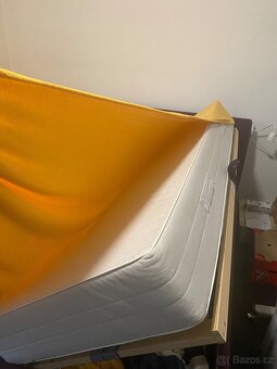Prodám postel 180x 200 Cm - skoro nová - 2