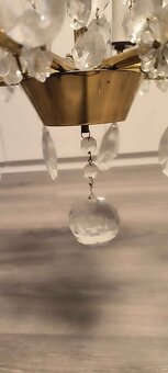 Skleněný lustr - 2