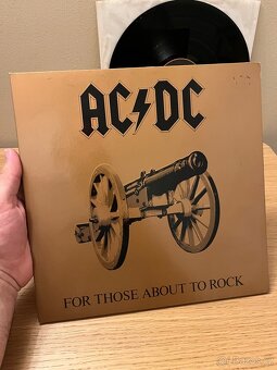 AC/DC – For Those About To Rock We Salute You - 2