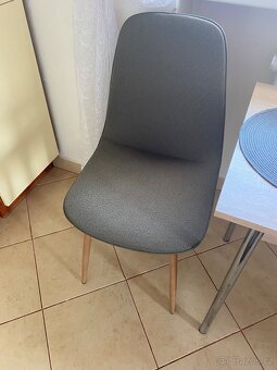 Jídelní stul a dvě židle - 2