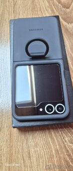Samsung zFlip6 - 2