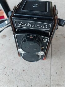 Prodám starý fotoaparát Yashica - 2