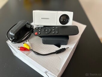 mini projektor s displejem o velikosti 80 palcú - 2
