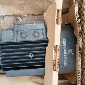 Grundfos čerpadlo  CRN4-80/7 - 2