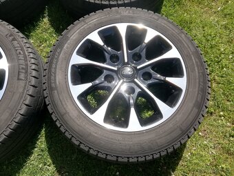 alu Ford Custom original 7Jx17 ET55,letní 215/60/17 Michelin - 2
