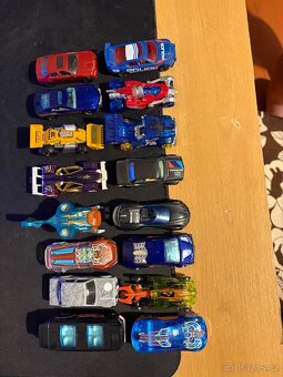 HOTWHEELS Auta - 2
