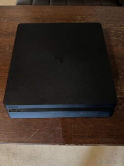 Ps4 Slim 1tb + 2x dualshock4 + 2 hry - 2