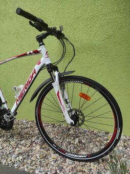 Značkové trekové kolo Merida Crossway 28"/21,5" disk - 2