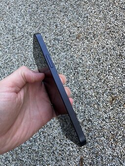 iPhone 12 - baterie 100% - 2